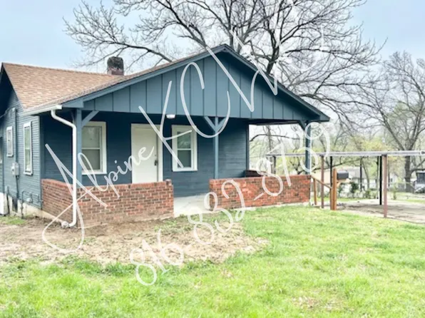 2206 S Hall Rd, Independence, MO 64052