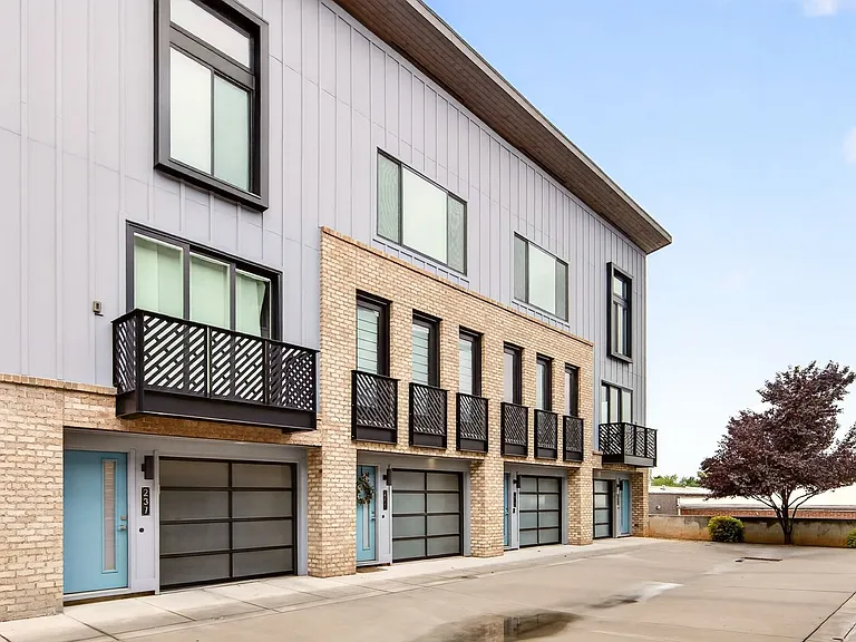 241 Domain Way — Photo 29