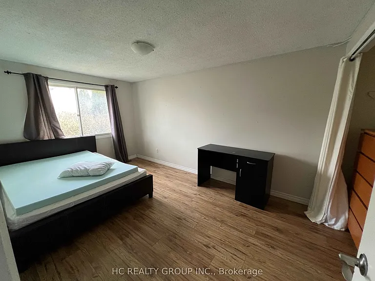 32 Chesham Ave — Photo 4