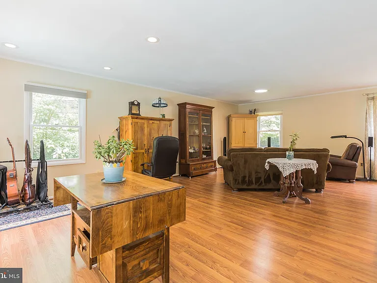 7011 Hadlow Dr — Photo 20