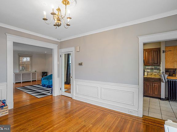 5th image of 1236 Myrtlewood Ave