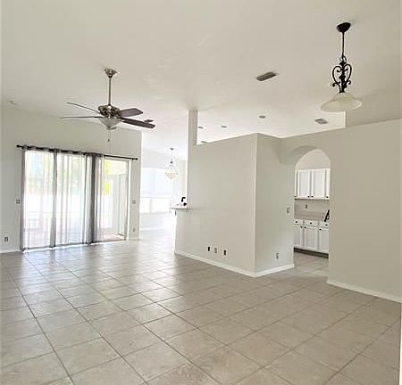 5th image of 880 NW Waterlily Pl