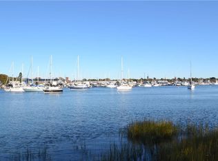 16 Wildflower Rd, Barrington, RI 02806