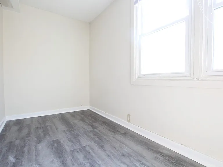 47 Louisa St #47A — Photo 8