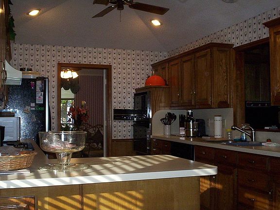 5th image of 2566 Bluebonnet Dr