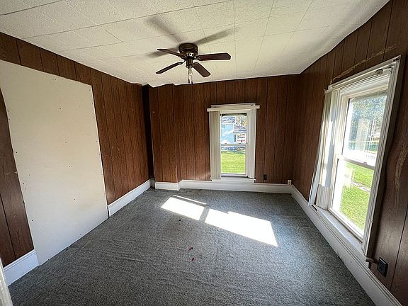 2nd image of 120 Emmett St