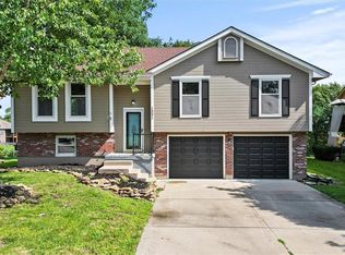 1221 SW Eastman St, Blue Springs, MO 64015