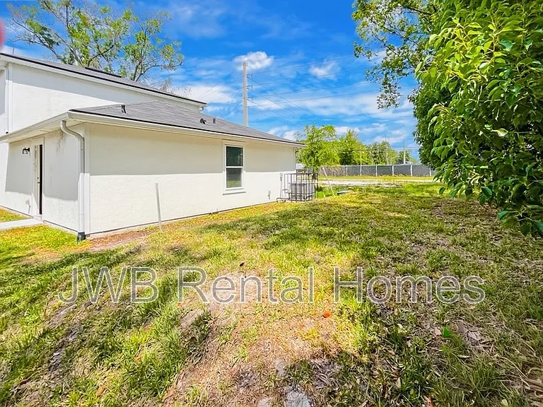 1209 Ellis Rd S — Photo 21