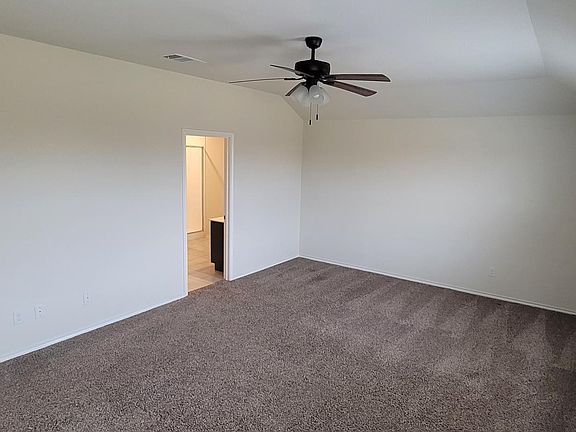 5th image of 909 Alton Dr