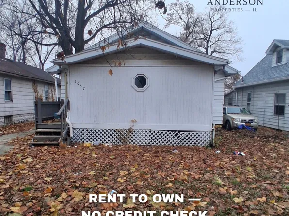 2057 N Charles St, Decatur, IL 62526