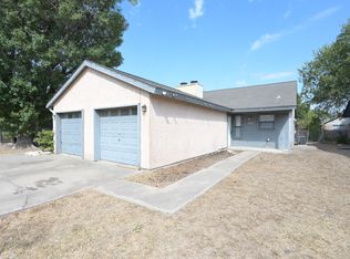 916 Crockett St APT B, Lockhart, TX 78644