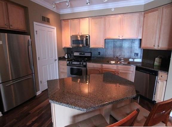 2nd image of 500 Grant St E #1804