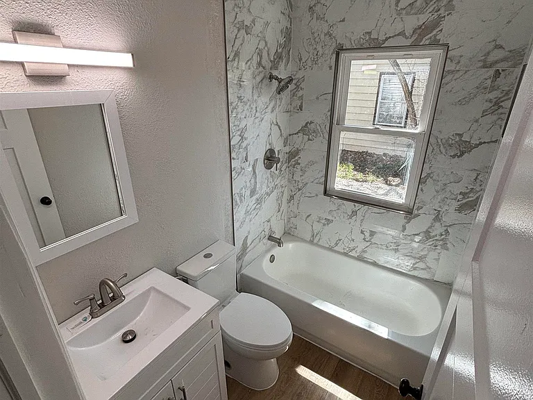 1703 N Valley Ave — Photo 37