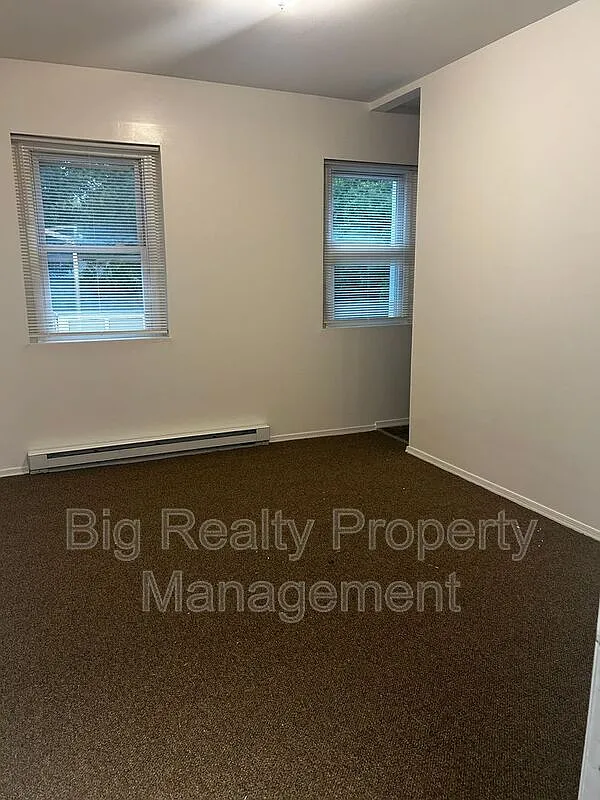 Building Photo - 29 N Main St #2E