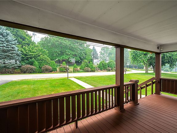5th image of 110 Bartley Ave