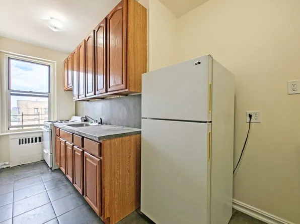 3626 Kings Highway image 6 of 9