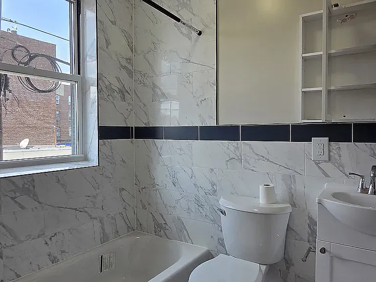 6002 Broadway #2 — Photo 2