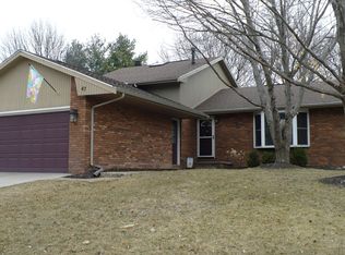 47 Kenfield Cir, Bloomington, IL 61704