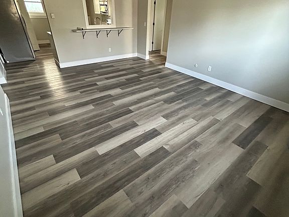 4th image of 600 E Superior St #4