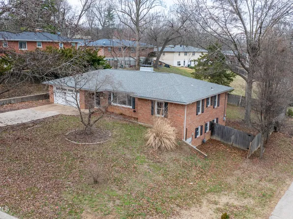 1806 Tower Dr, Jefferson City, MO 65109