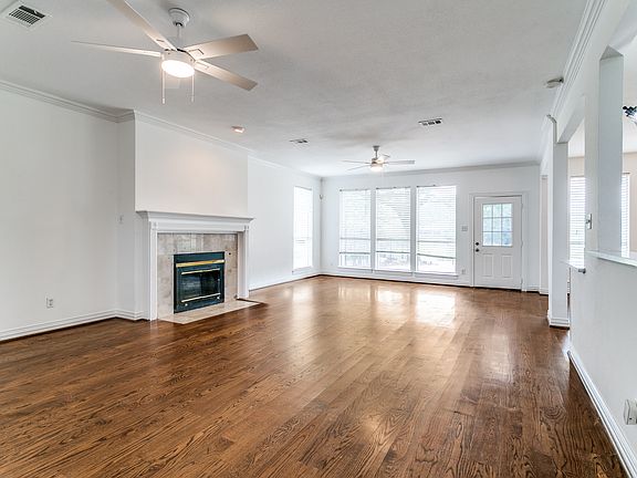 4th image of 900 Meadow Ln
