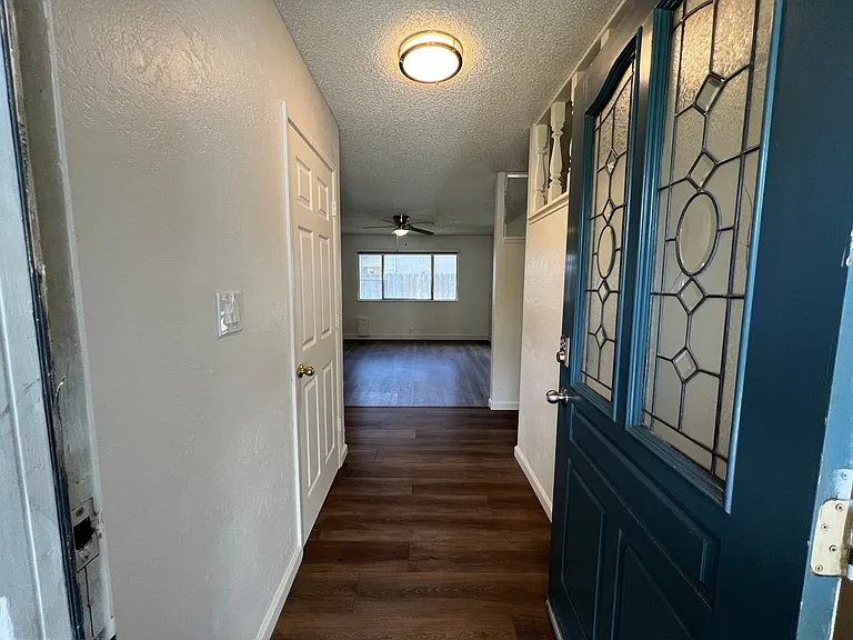 838 El Dorado St — Photo 4