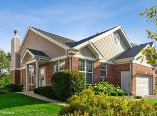 148 Chestnut Hills Cir #148, Willowbrook, IL 60527