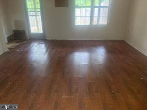 3rd image of 9612 Antler Cir
