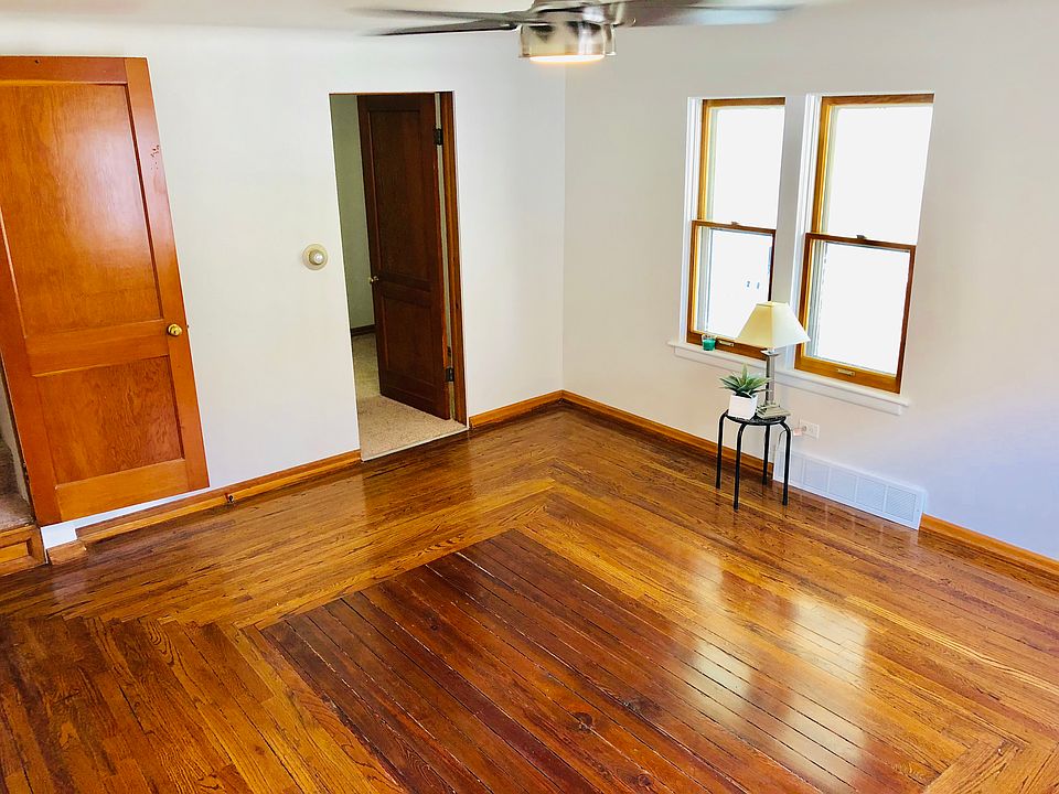 Living Room With Beautiful Hardwood Floors 2