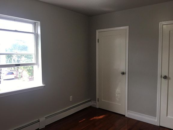 3rd image of 240 Bay 13th St #2
