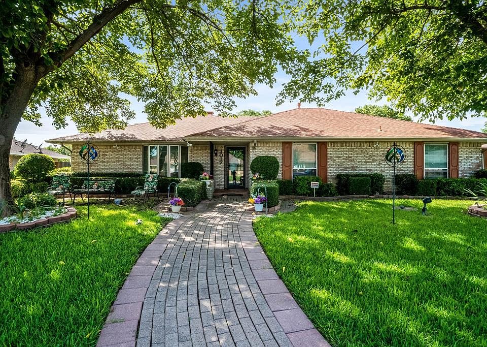 1st image of 1017 Peach Ln