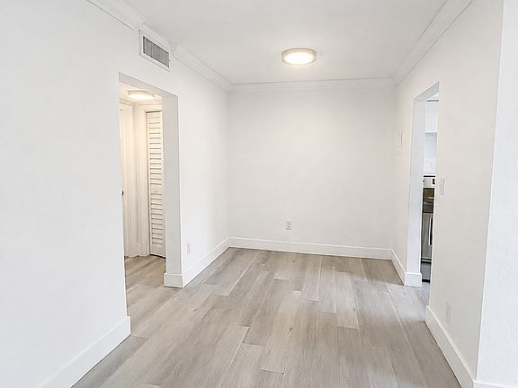 5th image of 1949 NE 172nd St #4