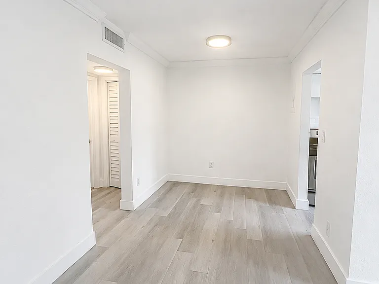 1949 NE 172nd St #4 — Photo 5