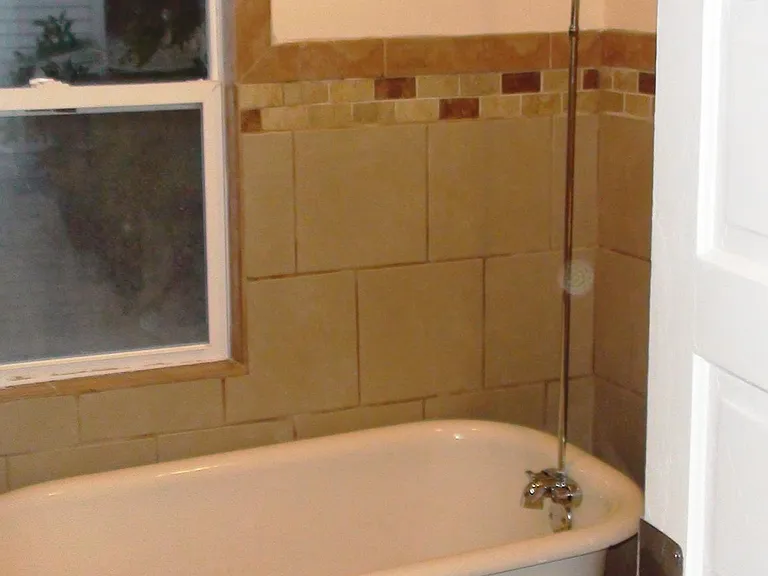 501 N Hamilton St — Photo 4