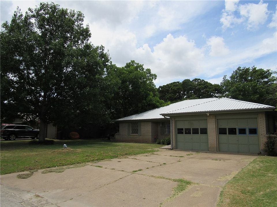 1st image of 600 SE 28th Ave