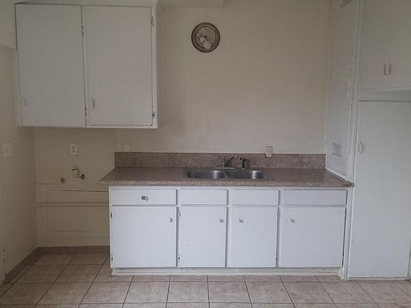 5th image of 1258 N Sierra Way