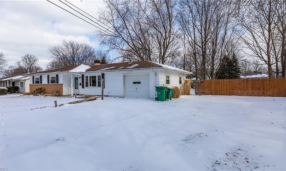 2nd image of 6215 Lake Rd