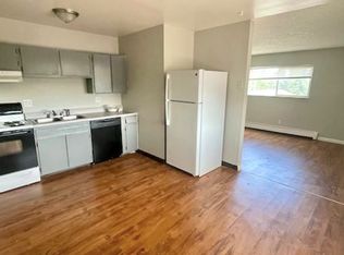 2912 Sage St APT 4, Colorado Springs, CO 80907