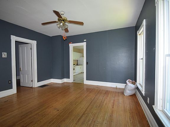 3rd image of 26 Weider St