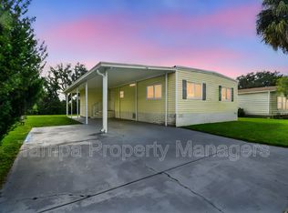 242 Country Ln #A, Plant City, FL 33565