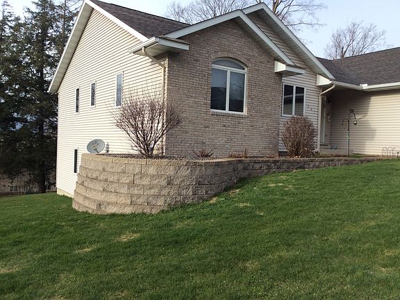 4th image of 403 Sonnentag Ln
