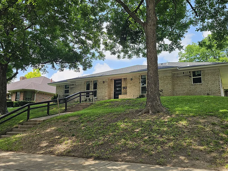 6917 Allview Ln — Photo 2