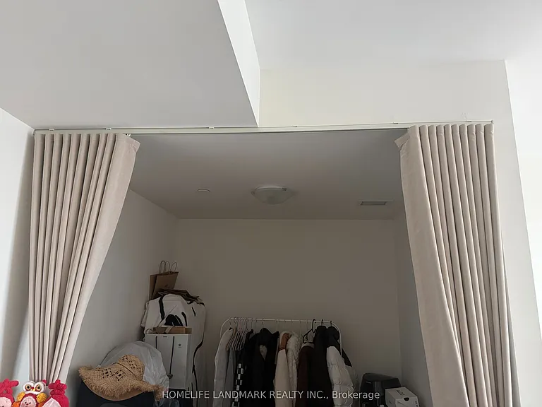 28 Freeland St #1708 — Photo 5