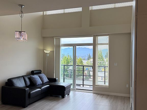 5th image of 5288 Grimmer St #Penthouse 09