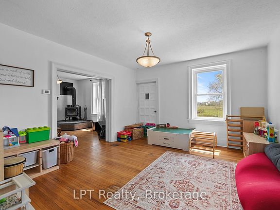 4th image of 3567 Maple Grove Rd