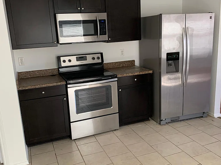 2701 Woodlake Pkwy — Photo 12