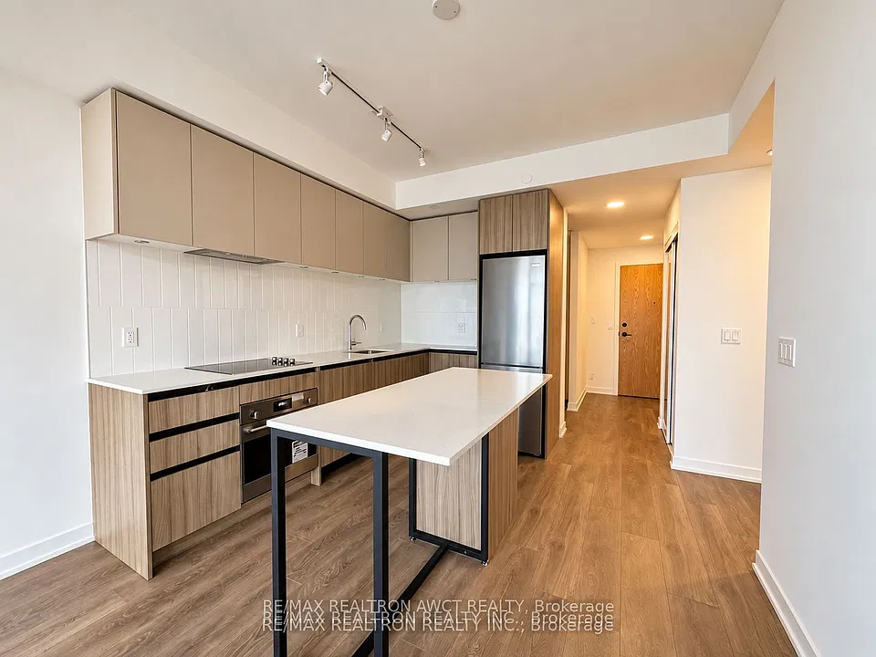 7950 Bathurst St #525