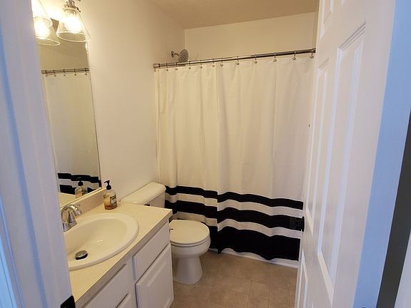 3rd image of 570 Flintlock Ct #84