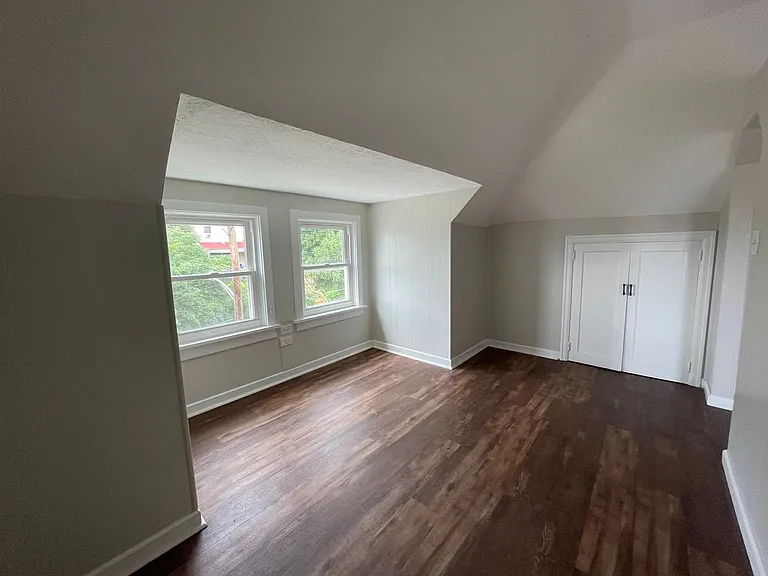 147 Meade Ave - (06120) — Photo 9