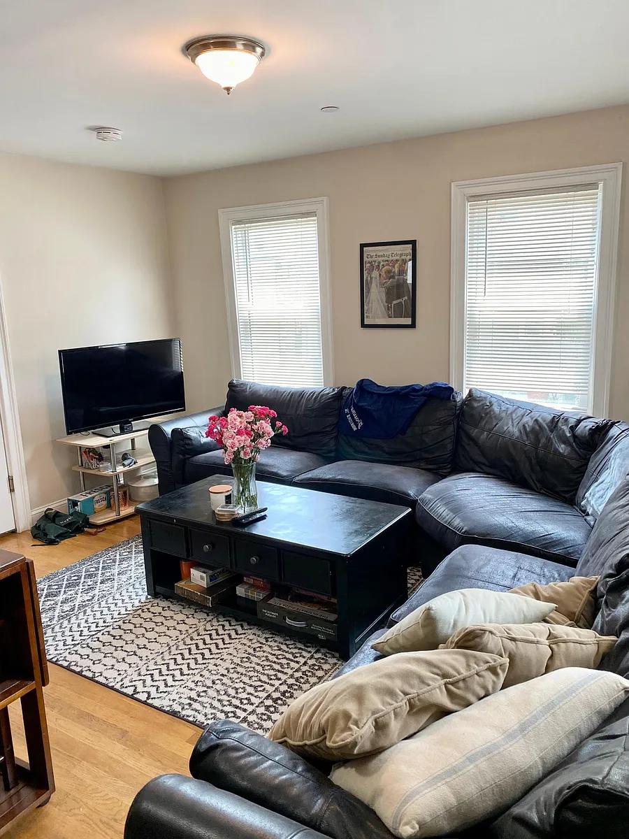 Building Photo - 171 Thorndike St #1